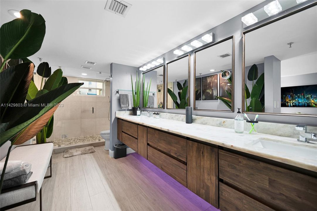 Recently Rented: $3,800 (3 beds, 2 baths, 2011 Square Feet)