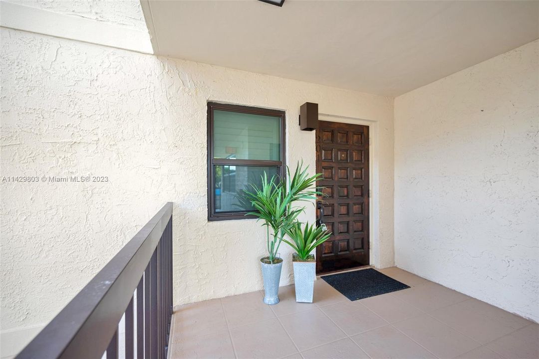 Recently Rented: $3,800 (3 beds, 2 baths, 2011 Square Feet)