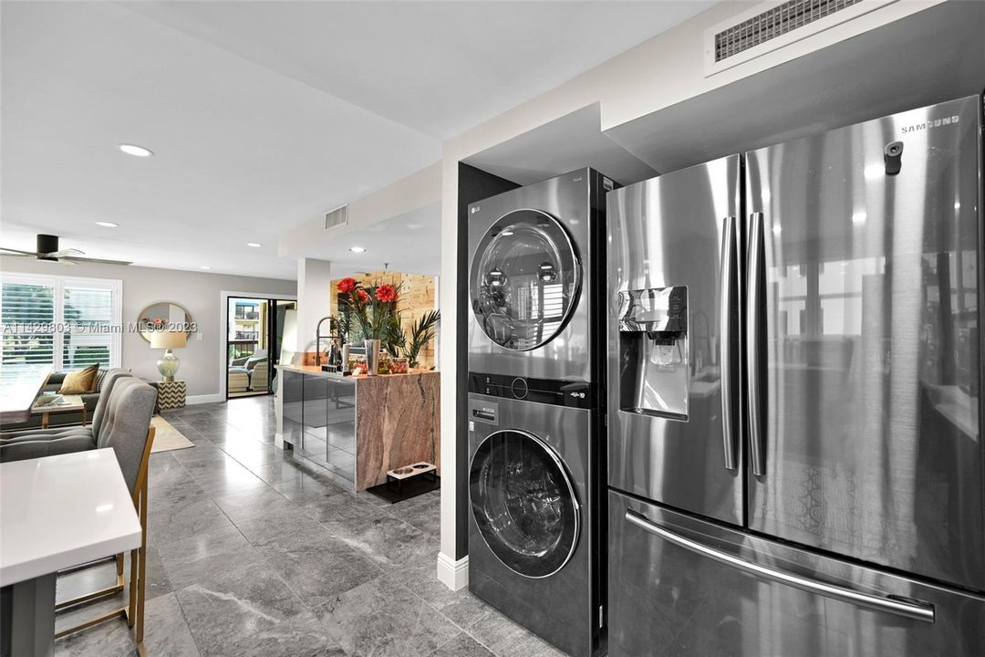 Recently Rented: $3,800 (3 beds, 2 baths, 2011 Square Feet)