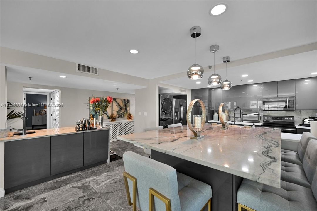 Recently Rented: $3,800 (3 beds, 2 baths, 2011 Square Feet)