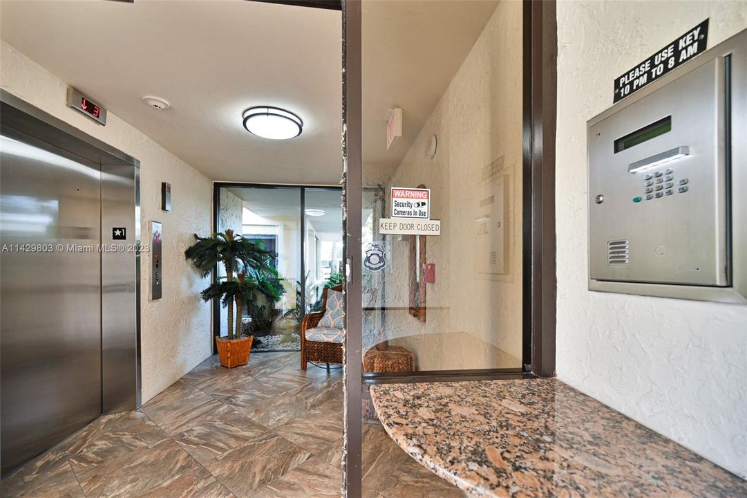 Recently Rented: $3,800 (3 beds, 2 baths, 2011 Square Feet)