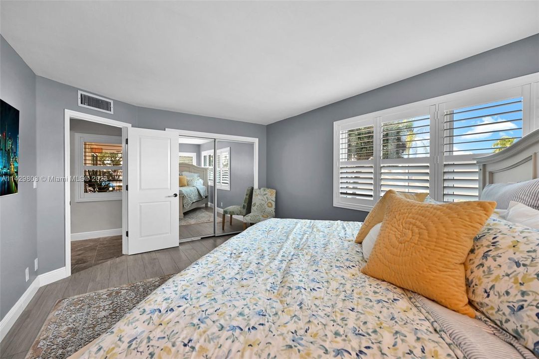 Recently Rented: $3,800 (3 beds, 2 baths, 2011 Square Feet)