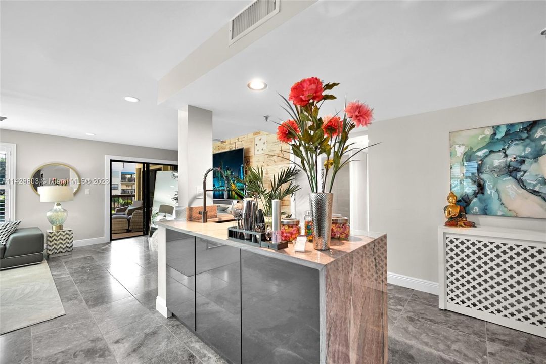 Recently Rented: $3,800 (3 beds, 2 baths, 2011 Square Feet)