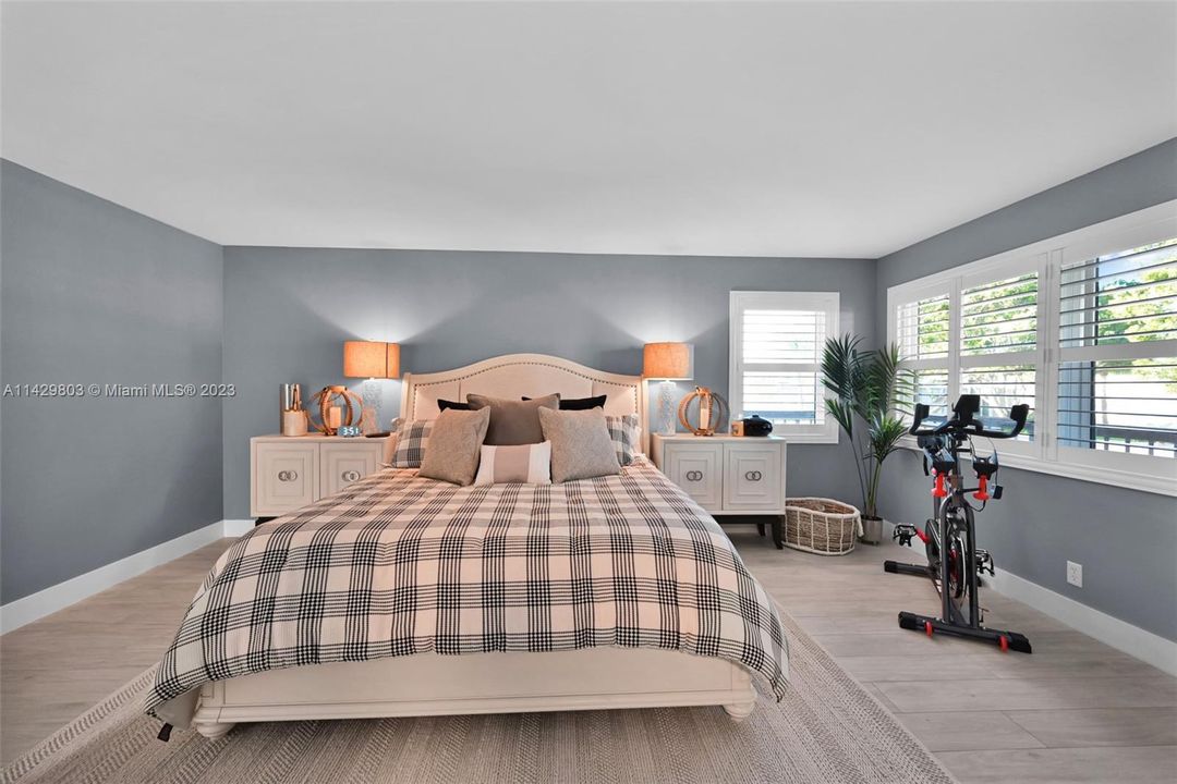 Recently Rented: $3,800 (3 beds, 2 baths, 2011 Square Feet)