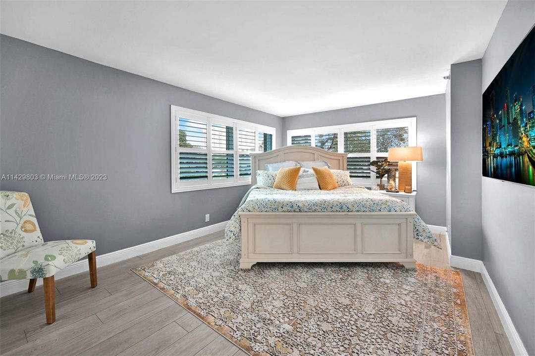 Recently Rented: $3,800 (3 beds, 2 baths, 2011 Square Feet)