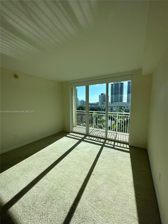 Recently Rented: $2,400 (1 beds, 1 baths, 780 Square Feet)