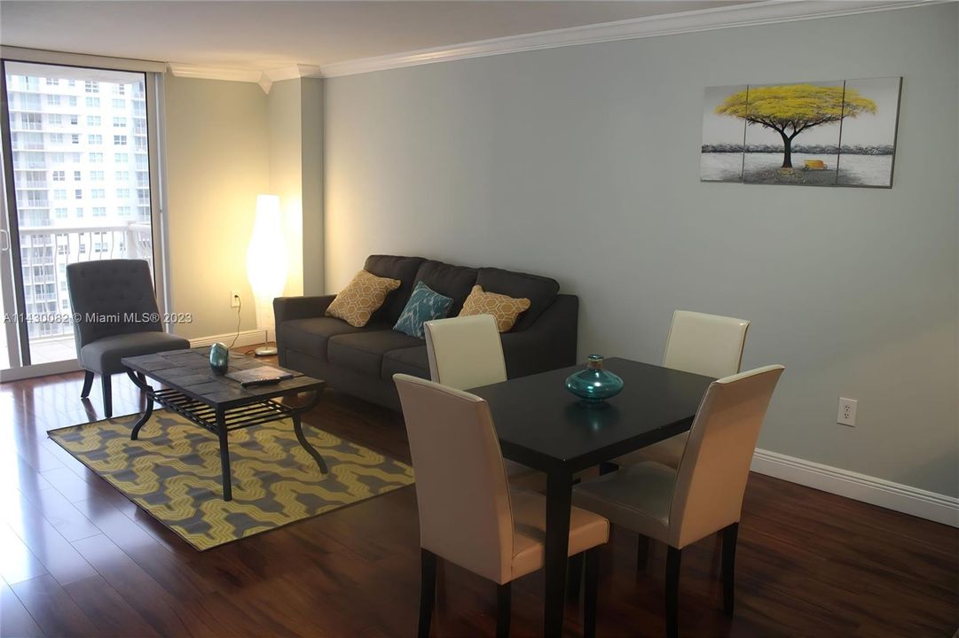 Recently Sold: $489,000 (1 beds, 1 baths, 825 Square Feet)