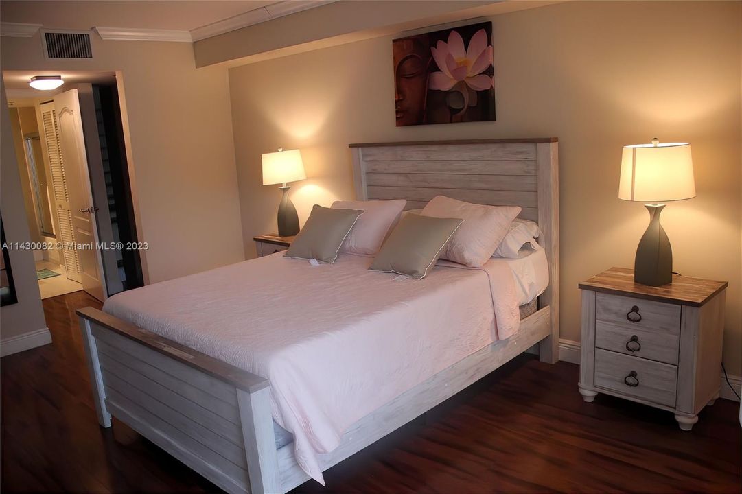 Recently Sold: $489,000 (1 beds, 1 baths, 825 Square Feet)