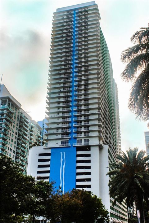 Recently Sold: $489,000 (1 beds, 1 baths, 825 Square Feet)