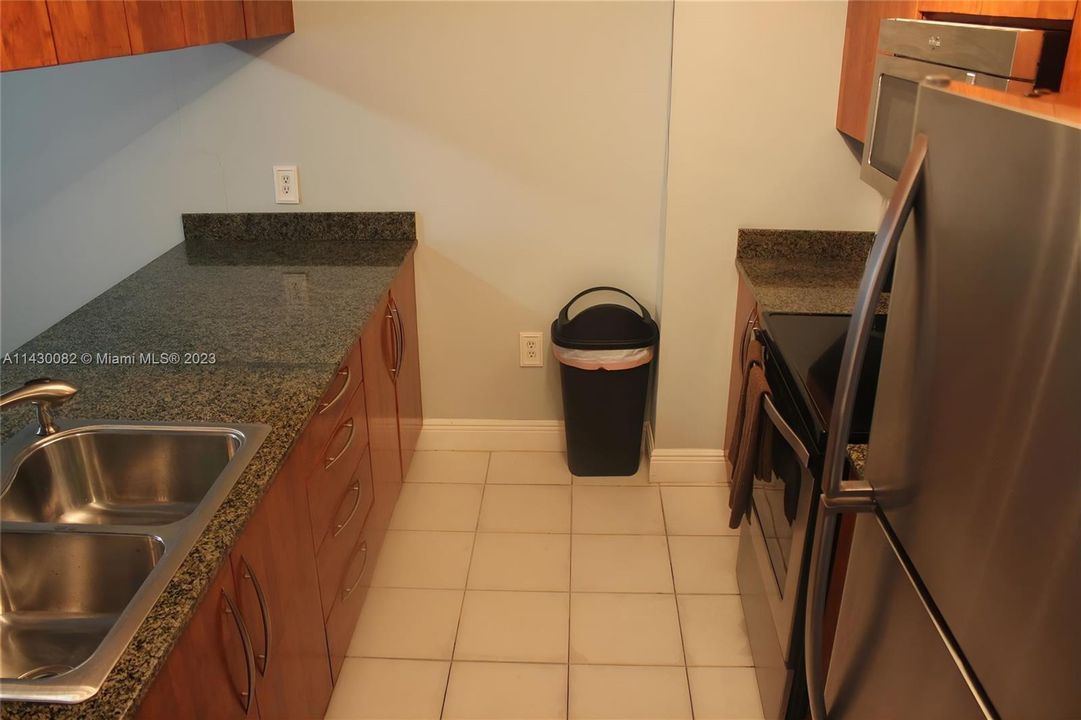 Recently Sold: $489,000 (1 beds, 1 baths, 825 Square Feet)