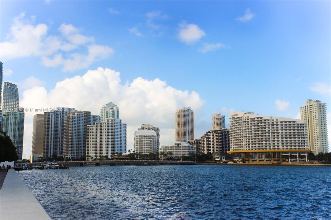 Recently Sold: $489,000 (1 beds, 1 baths, 825 Square Feet)