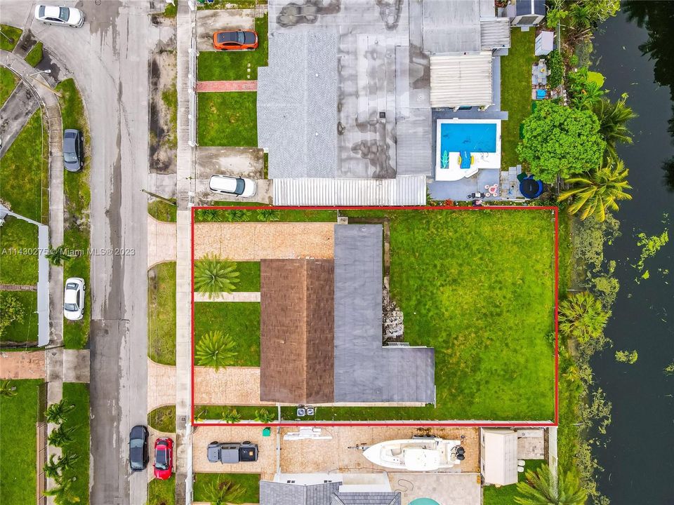 Vendido Recientemente: $599,999 (5 camas, 3 baños, 2098 Pies cuadrados)