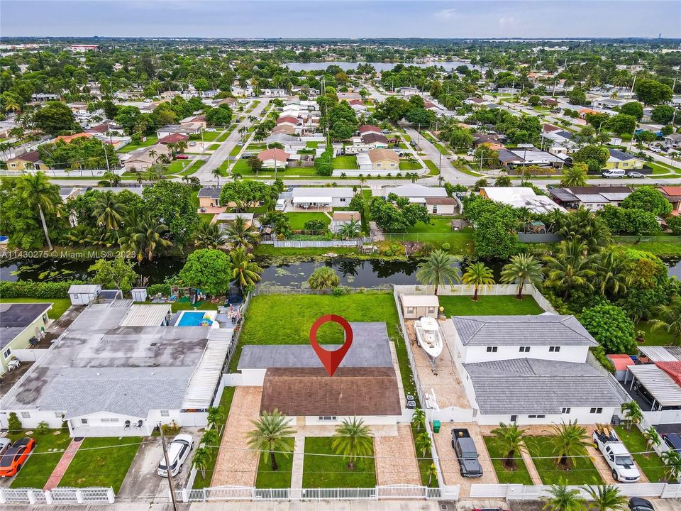 Vendido Recientemente: $599,999 (5 camas, 3 baños, 2098 Pies cuadrados)