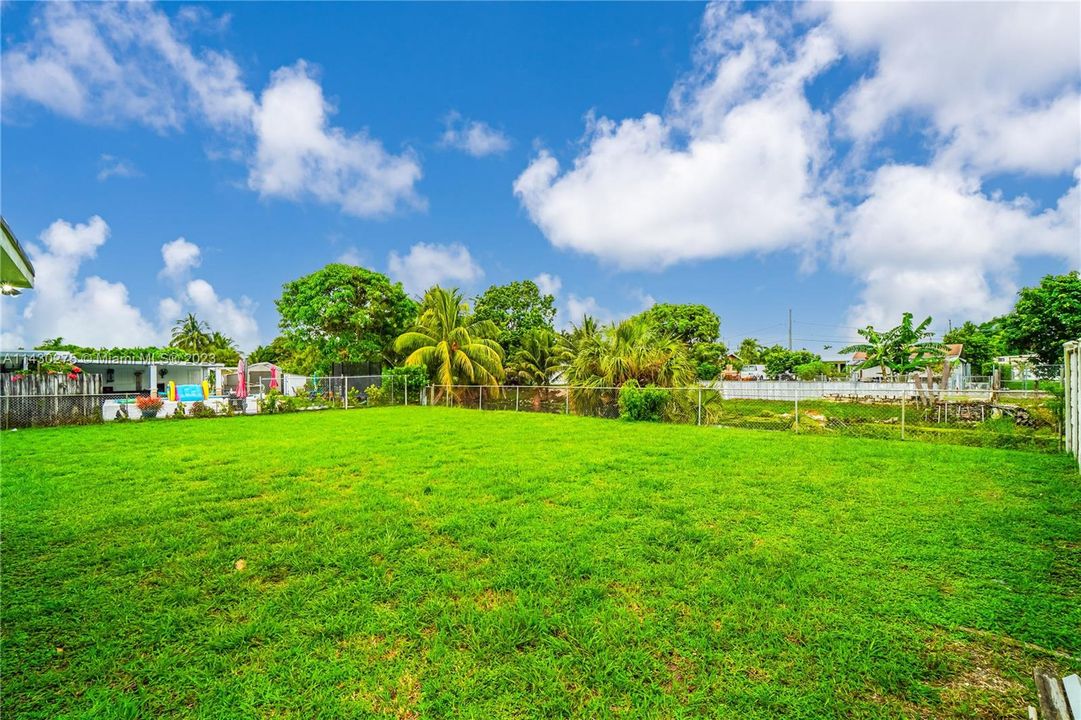 Vendido Recientemente: $599,999 (5 camas, 3 baños, 2098 Pies cuadrados)