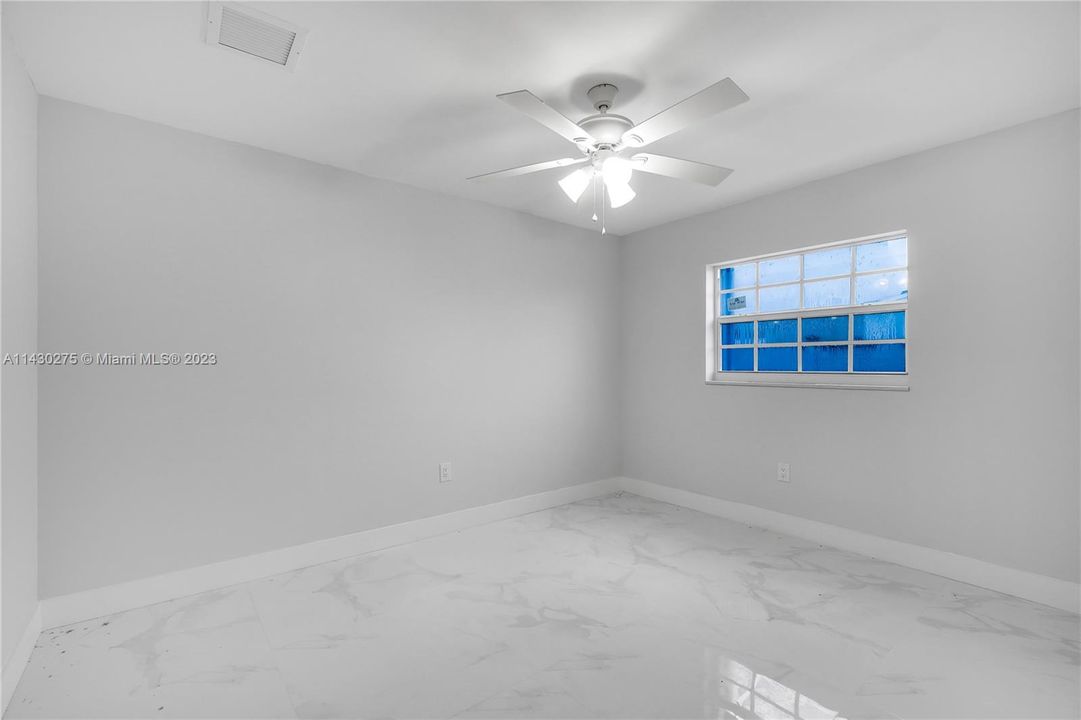 Vendido Recientemente: $599,999 (5 camas, 3 baños, 2098 Pies cuadrados)