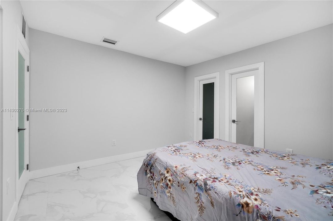 Vendido Recientemente: $599,999 (5 camas, 3 baños, 2098 Pies cuadrados)