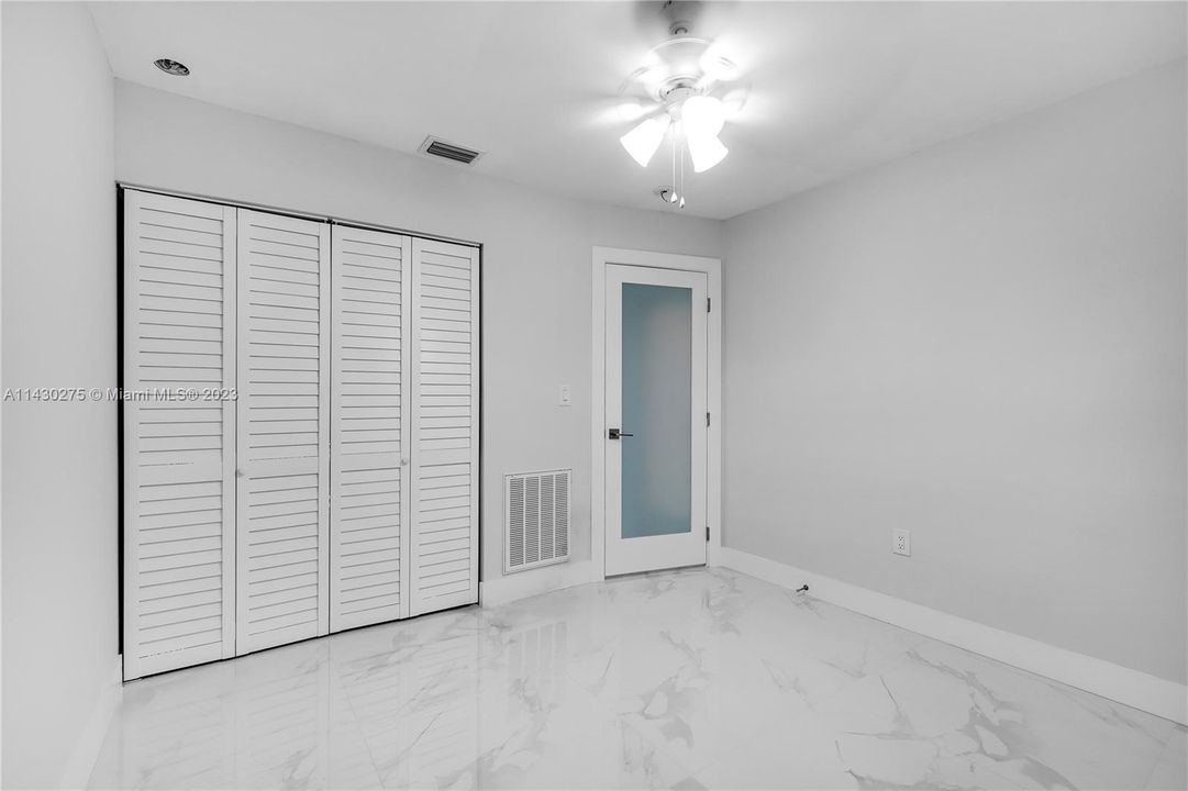 Vendido Recientemente: $599,999 (5 camas, 3 baños, 2098 Pies cuadrados)