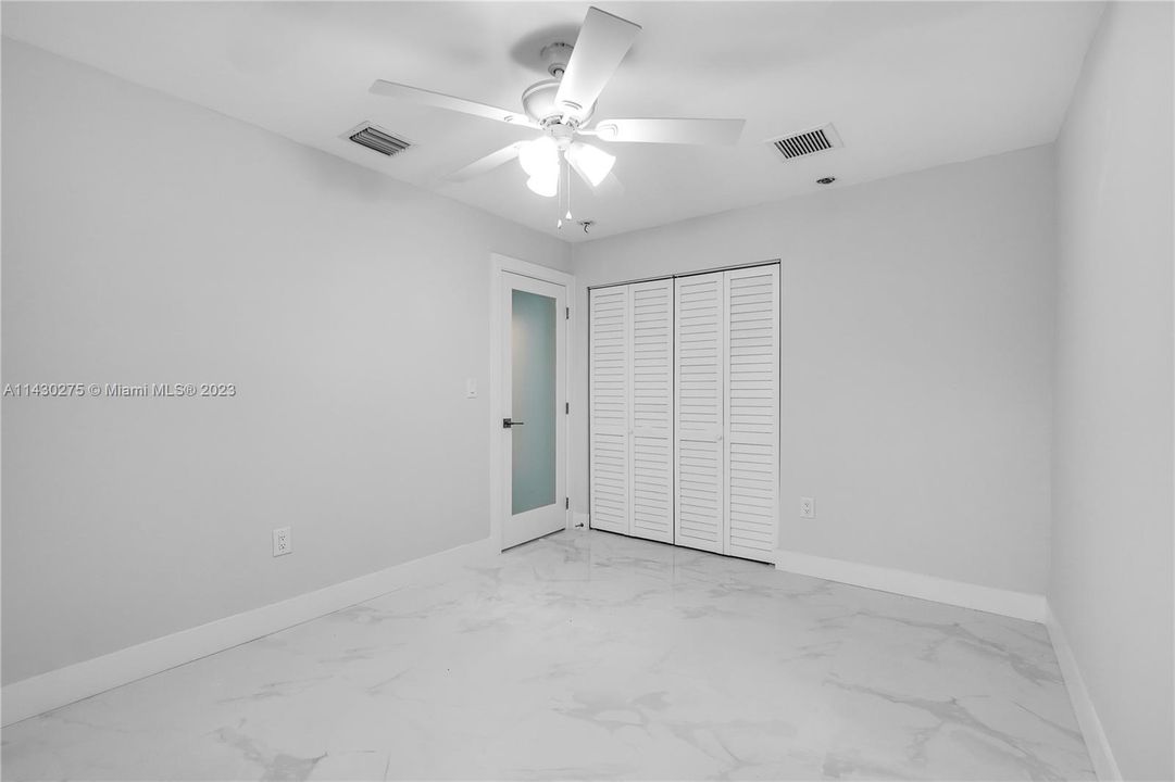 Vendido Recientemente: $599,999 (5 camas, 3 baños, 2098 Pies cuadrados)