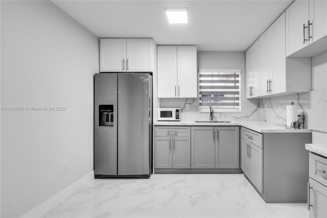 Vendido Recientemente: $599,999 (5 camas, 3 baños, 2098 Pies cuadrados)