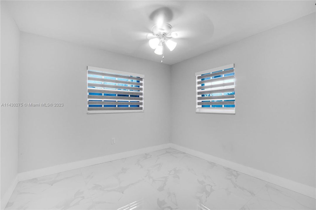 Vendido Recientemente: $599,999 (5 camas, 3 baños, 2098 Pies cuadrados)