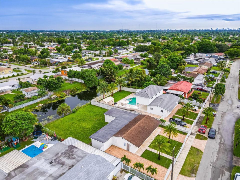 Vendido Recientemente: $599,999 (5 camas, 3 baños, 2098 Pies cuadrados)