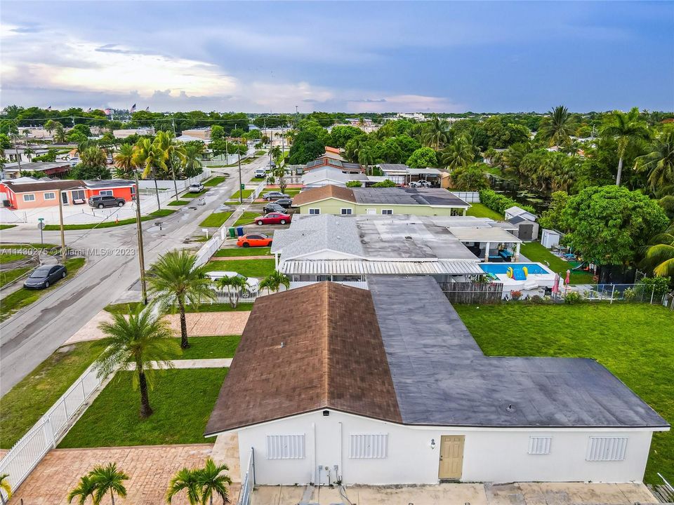 Vendido Recientemente: $599,999 (5 camas, 3 baños, 2098 Pies cuadrados)