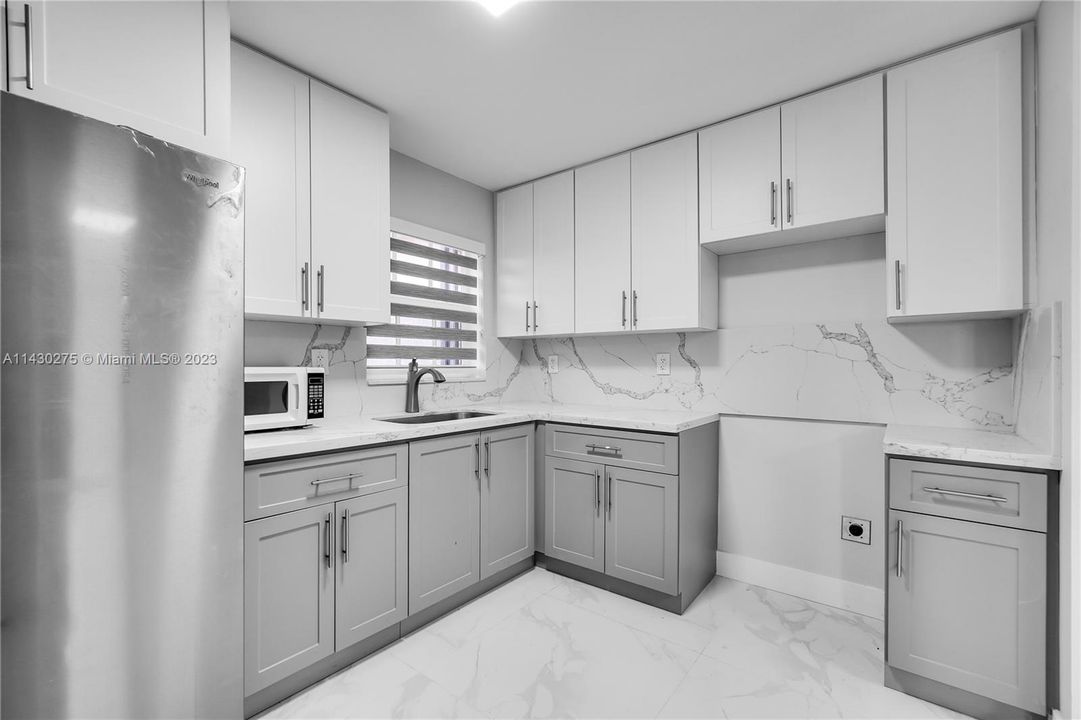 Vendido Recientemente: $599,999 (5 camas, 3 baños, 2098 Pies cuadrados)