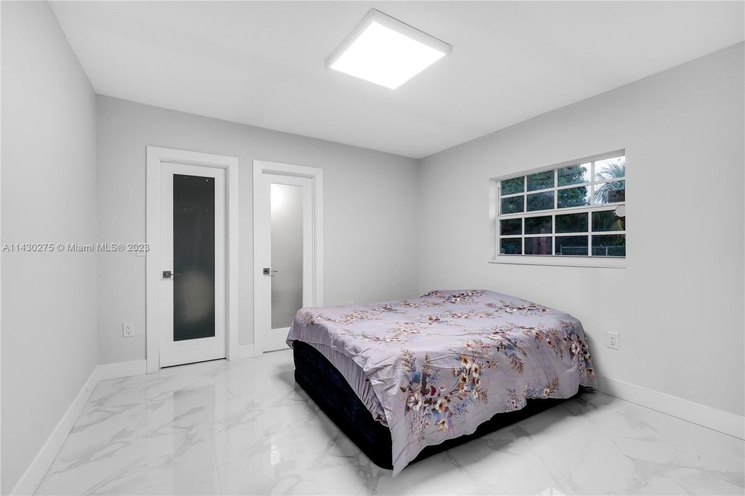 Vendido Recientemente: $599,999 (5 camas, 3 baños, 2098 Pies cuadrados)