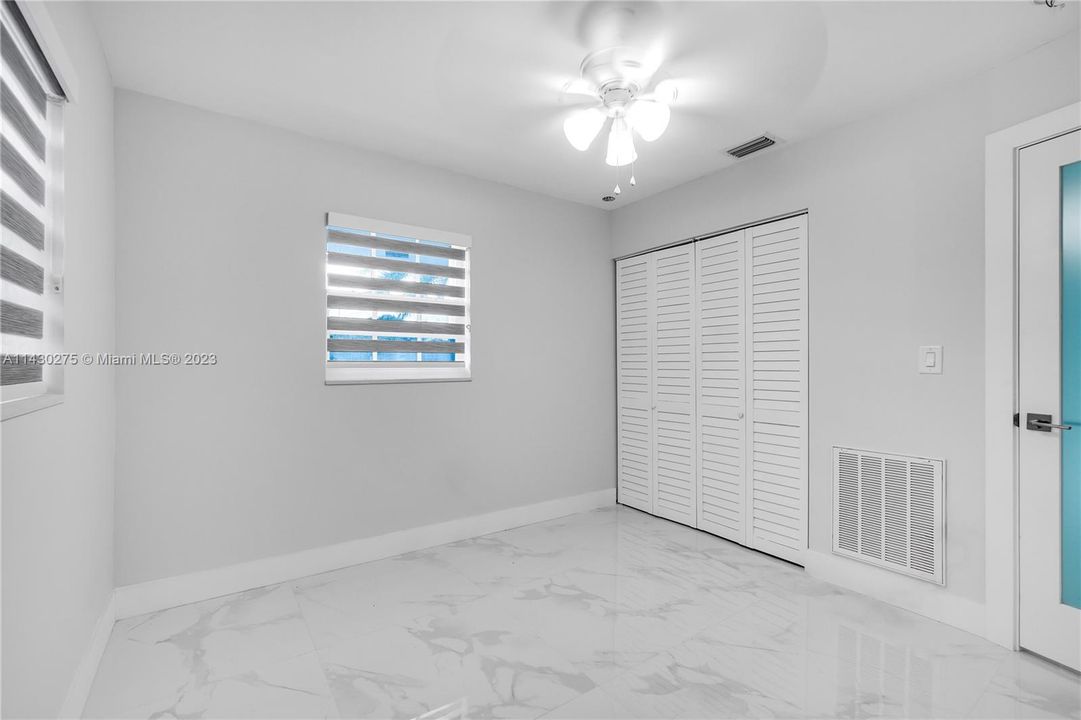 Vendido Recientemente: $599,999 (5 camas, 3 baños, 2098 Pies cuadrados)