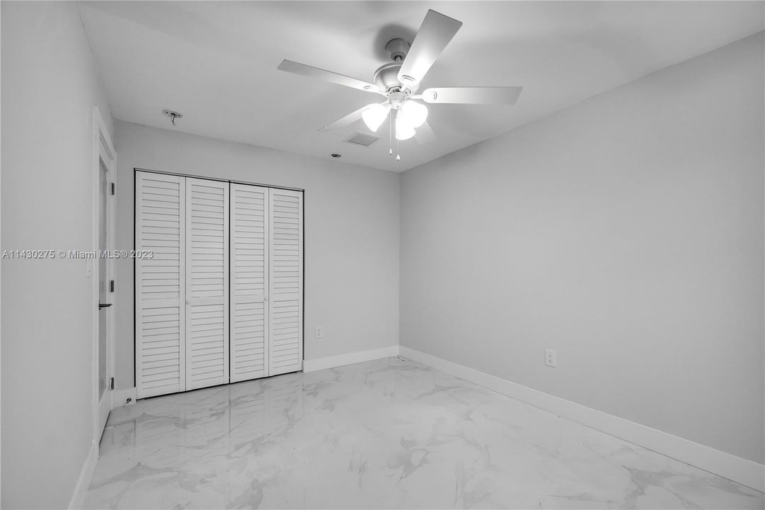 Vendido Recientemente: $599,999 (5 camas, 3 baños, 2098 Pies cuadrados)