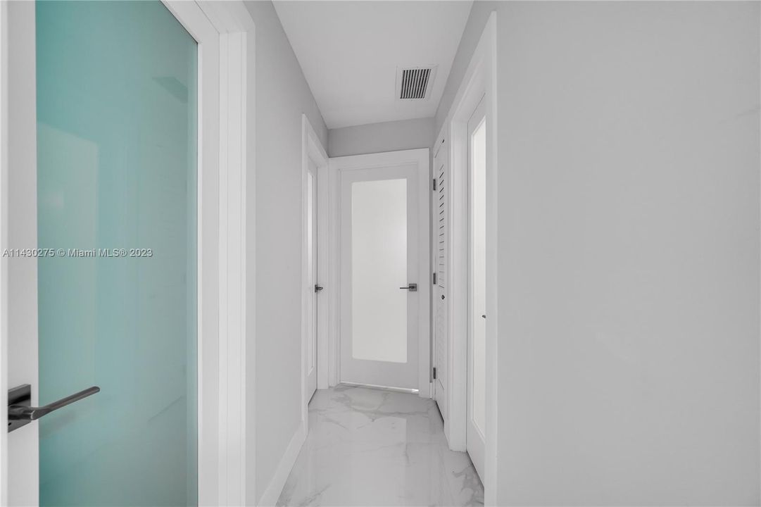 Vendido Recientemente: $599,999 (5 camas, 3 baños, 2098 Pies cuadrados)