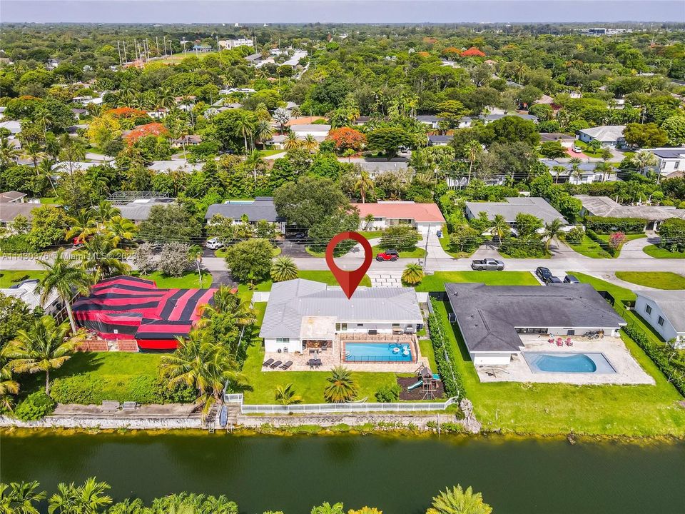 Recently Sold: $1,395,000 (3 beds, 2 baths, 1819 Square Feet)