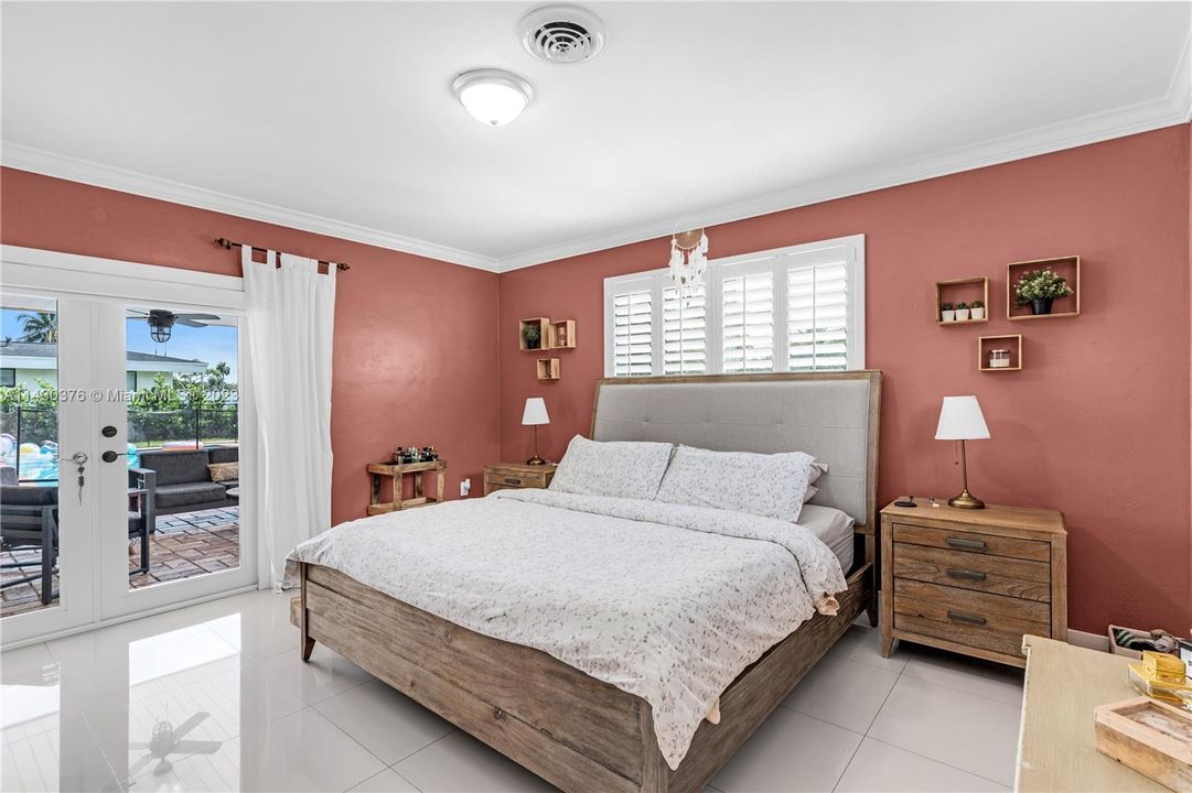 Recently Sold: $1,395,000 (3 beds, 2 baths, 1819 Square Feet)