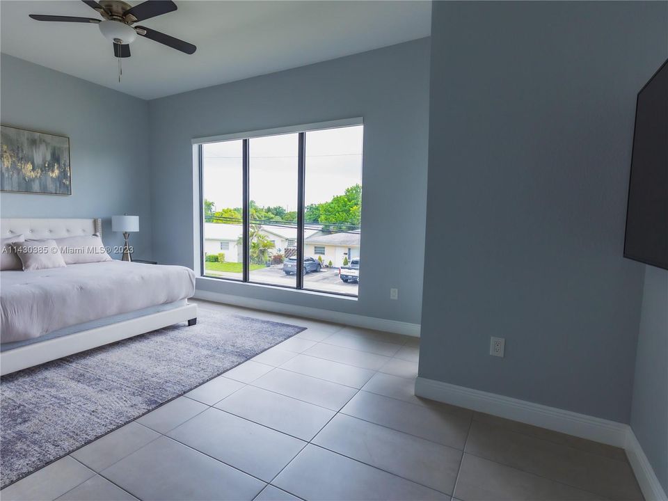 Recently Rented: $3,899 (3 beds, 2 baths, 1817 Square Feet)