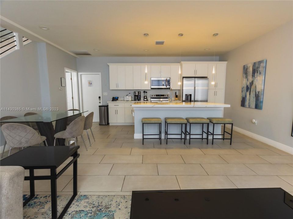 Recently Rented: $3,899 (3 beds, 2 baths, 1817 Square Feet)