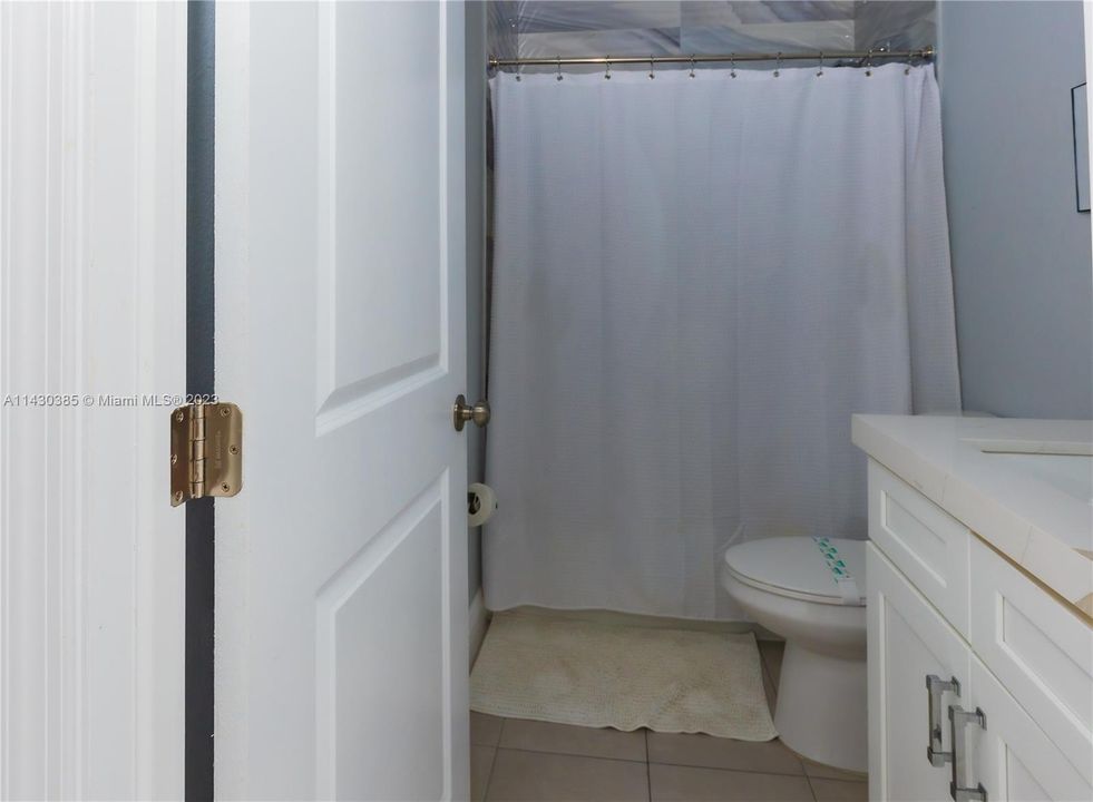 Recently Rented: $3,899 (3 beds, 2 baths, 1817 Square Feet)