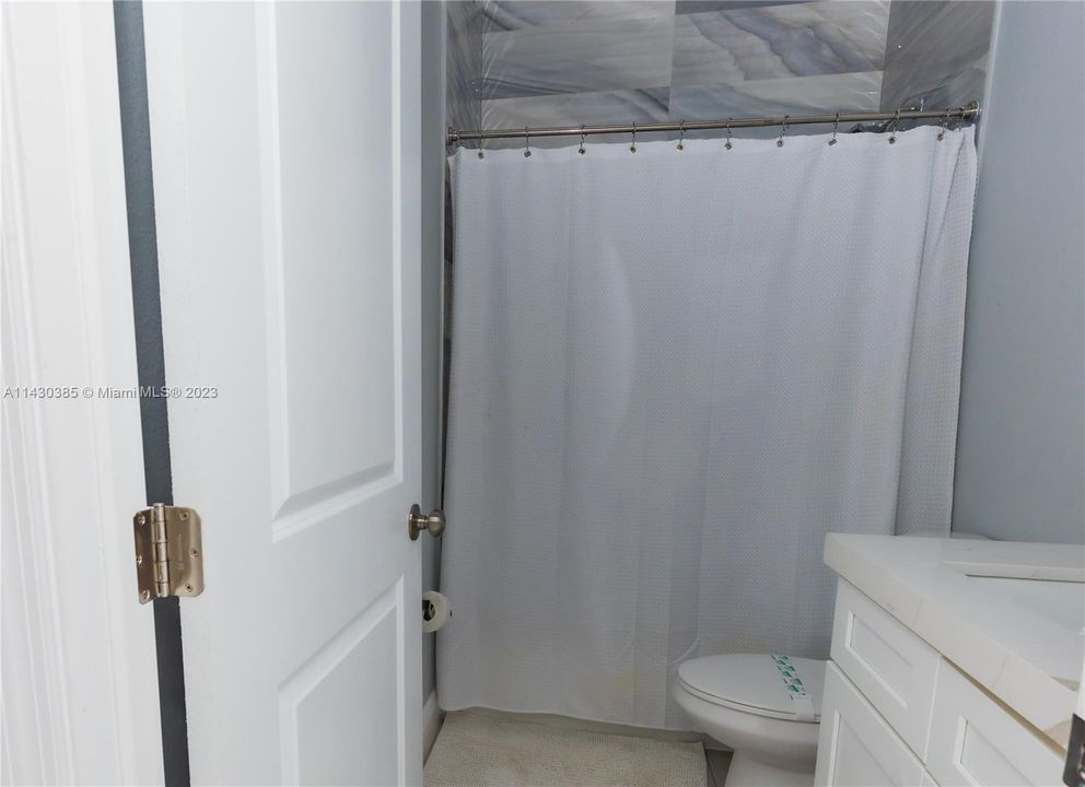 Recently Rented: $3,899 (3 beds, 2 baths, 1817 Square Feet)