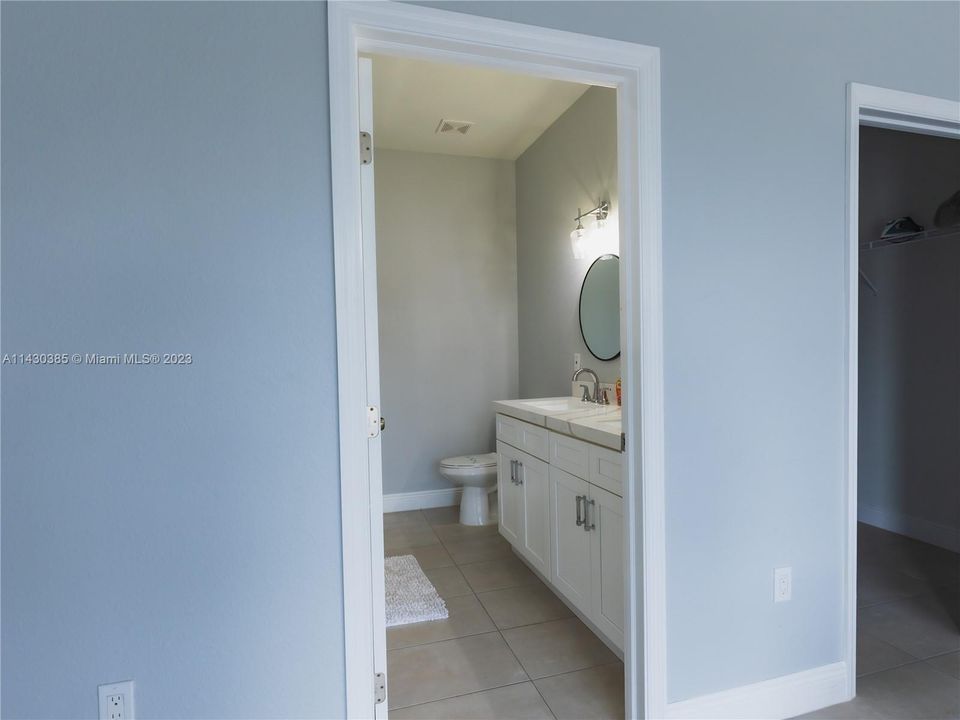 Recently Rented: $3,899 (3 beds, 2 baths, 1817 Square Feet)