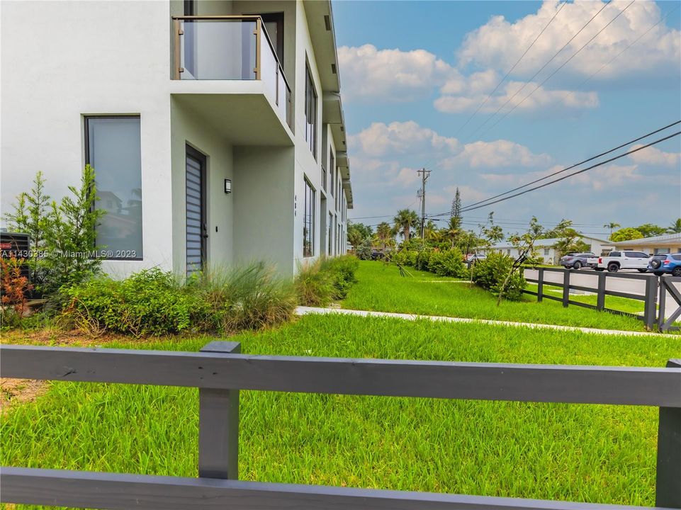 Recently Rented: $3,899 (3 beds, 2 baths, 1817 Square Feet)