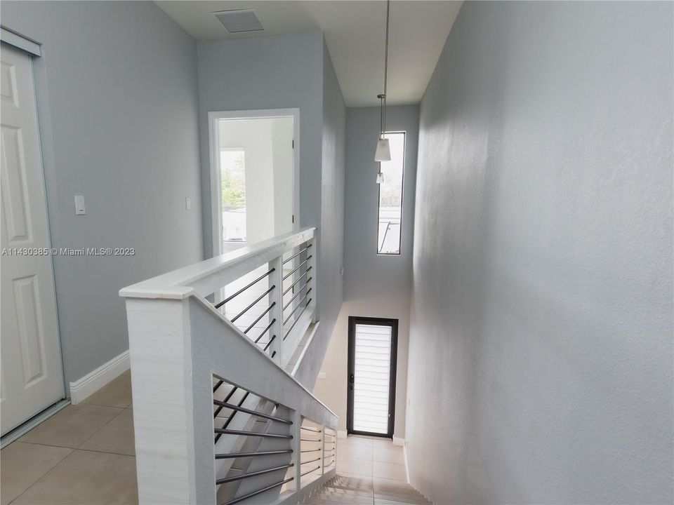 Recently Rented: $3,899 (3 beds, 2 baths, 1817 Square Feet)