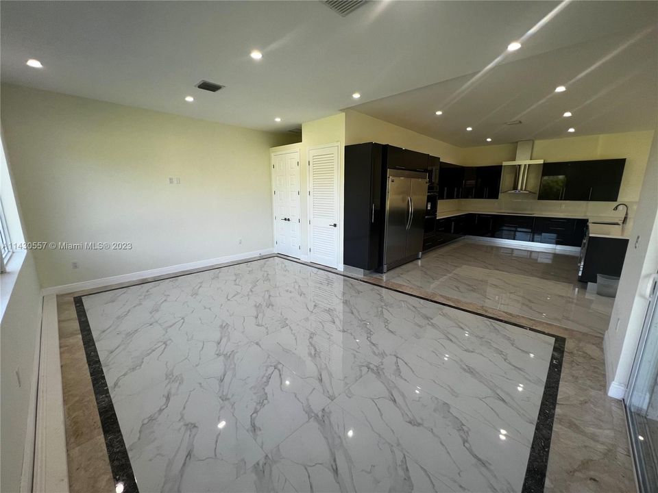 Breakfast room next to kitchen