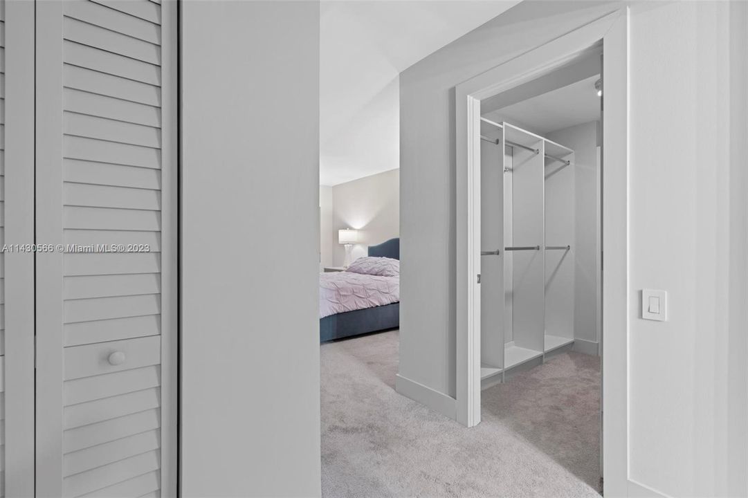 Recientemente alquilado: $7,500 (3 camas, 3 baños, 3350 Pies cuadrados)