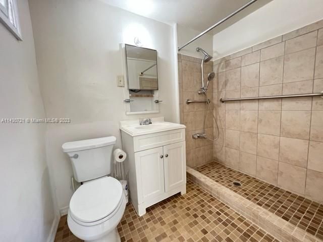 Active With Contract: $174,900 (2 beds, 2 baths, 1267 Square Feet)