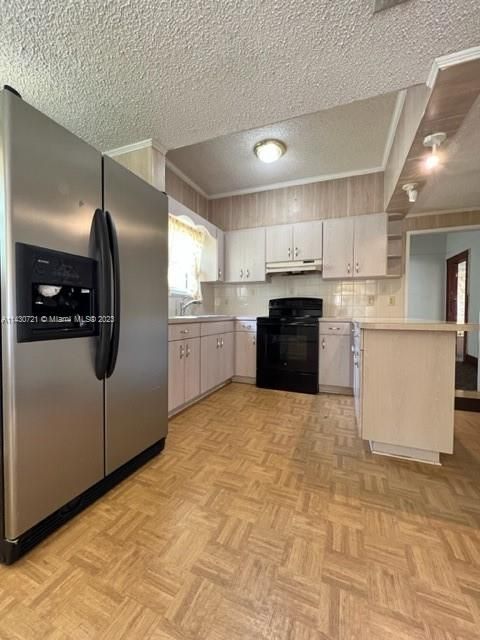 Active With Contract: $174,900 (2 beds, 2 baths, 1267 Square Feet)