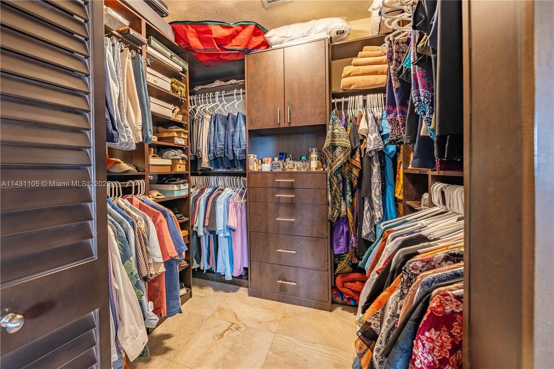 Recently Sold: $1,395,000 (3 beds, 2 baths, 1702 Square Feet)