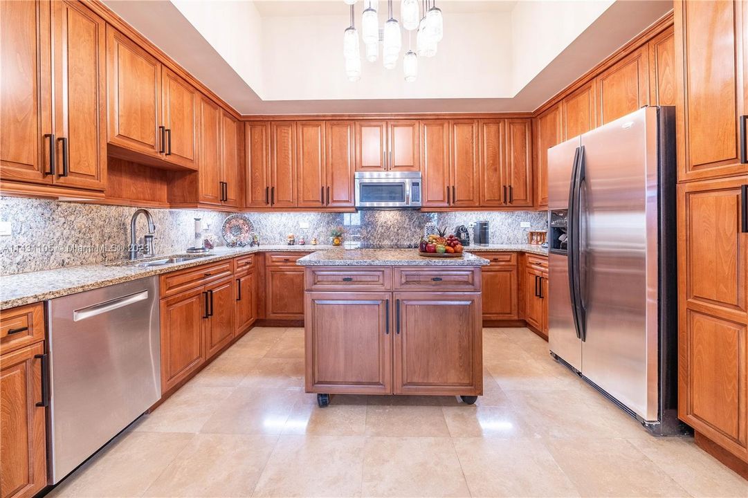 Recently Sold: $1,395,000 (3 beds, 2 baths, 1702 Square Feet)