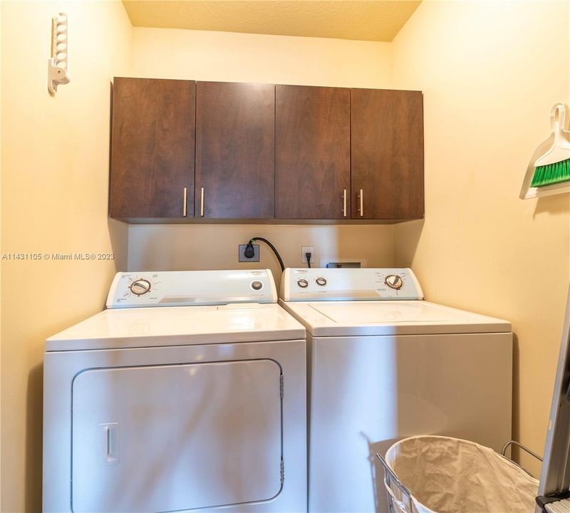 Recently Sold: $1,395,000 (3 beds, 2 baths, 1702 Square Feet)