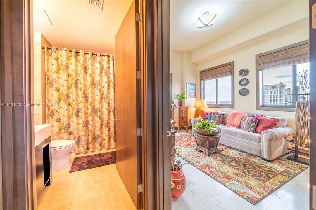 Recently Sold: $1,395,000 (3 beds, 2 baths, 1702 Square Feet)