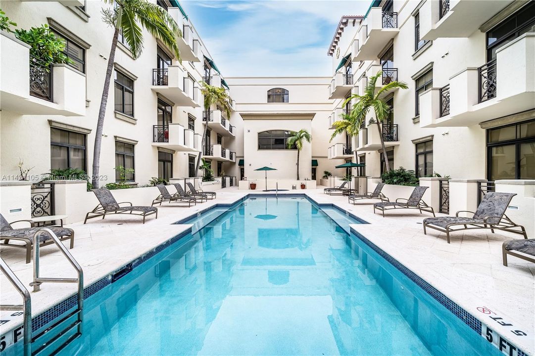 Recently Sold: $1,395,000 (3 beds, 2 baths, 1702 Square Feet)
