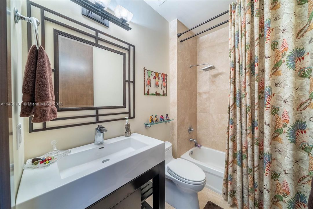 Recently Sold: $1,395,000 (3 beds, 2 baths, 1702 Square Feet)